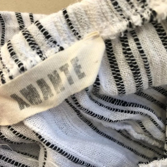 Amante Textured Stripe Off Shoulder Crop Top S - Picture 5 of 5